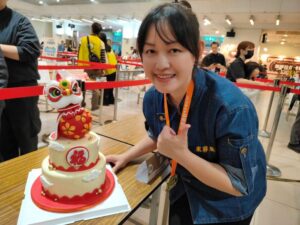 《圖說》翻糖動態選手蘇映帆，以維妙維肖的舞獅「慶」，繼續蟬聯冠軍。〈勞工局提供〉