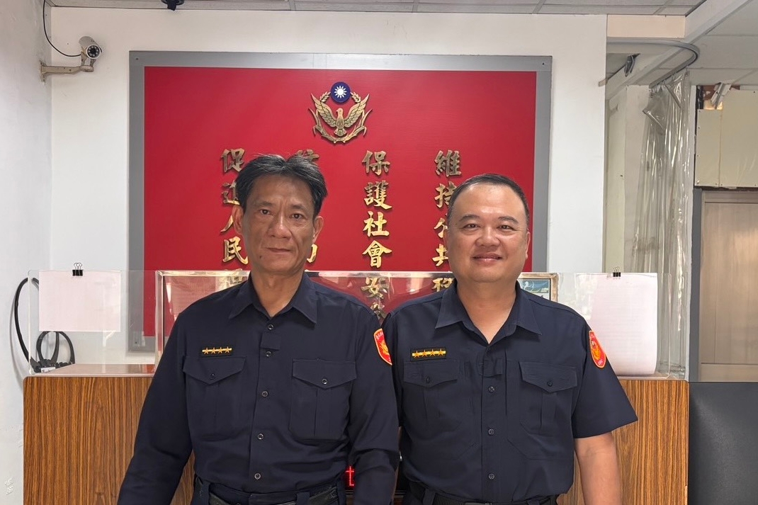 小學生派出所外徘徊  副所長暖心關懷助團圓