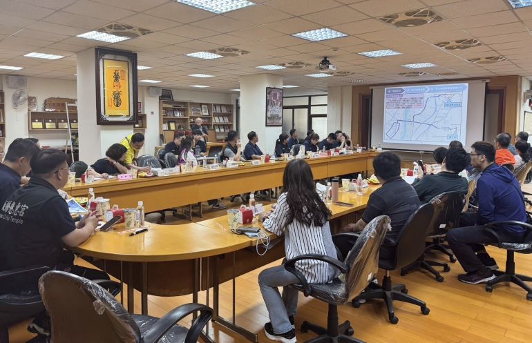 《圖說》板橋分局天上聖母聖誕慶典遶境活動協調會除強化行政協調外，更重視宮廟與陣頭自律管理，盼從源頭降低衝突風險。〈板橋分局提供〉