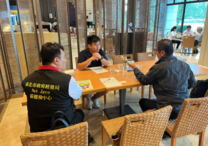 《圖說》碳健檢中心提供用戶節能診斷，協助企業找到能耗痛點，並提供改善建議及補助資源，提升能源使用效率。〈經發局提供〉