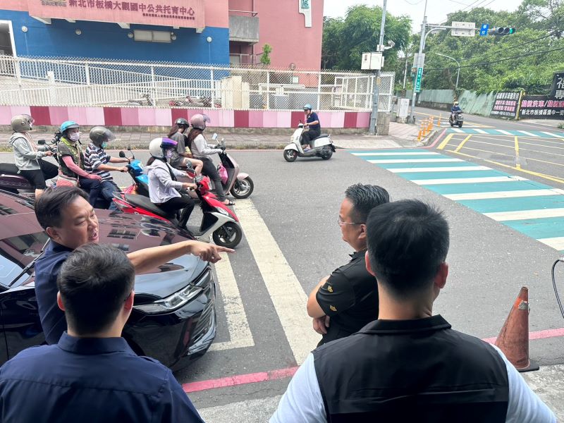 《圖說》新北市板橋警分局推動智慧交通執法成效顯現，，成功打破「取締愈多、事故愈多」的執法迷思。〈板橋分局提供〉