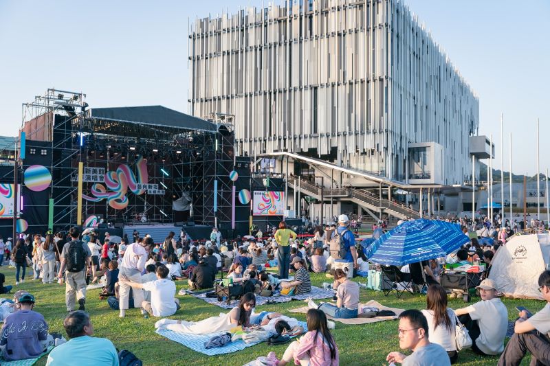 《圖說》「2026新北夏至音樂節」將於6月20日至21日在新北市美術館戶外園區登場，舞台徵選計畫即日起開放線上及郵寄資料報名。〈文化局提供〉