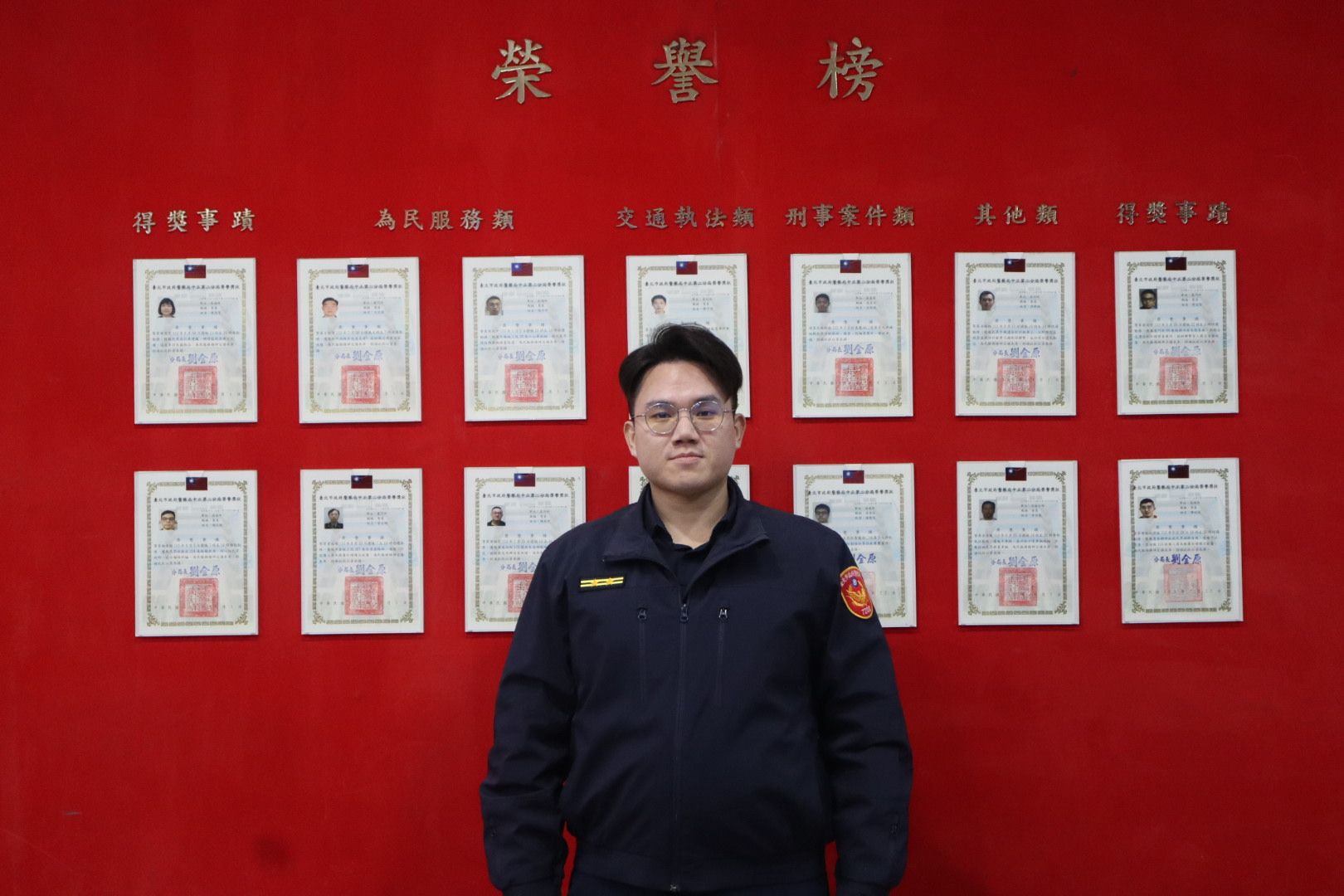 滿裝毒犯路邊站  中二戰警線上擊落