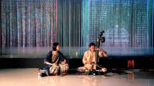 《圖說》5月16日「彷彿若有光」音樂展演，邀請音樂家Kamini於展區梵唱演出。〈宗博館提供〉