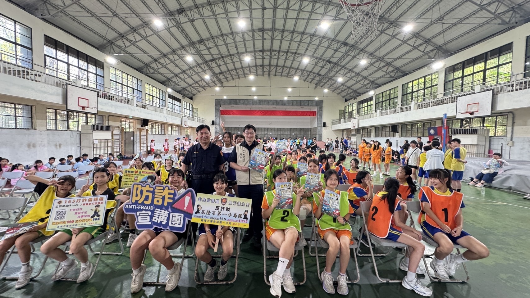 基警結合市長盃田徑賽  強化學童交通安全觀念