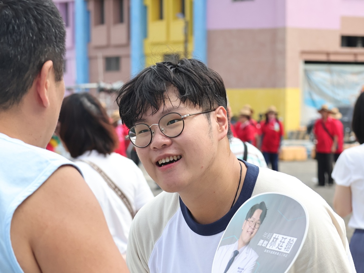 稱審查預算是奇蹟 總質詢不見人影？ 林廷翰批童子瑋有失議長高度